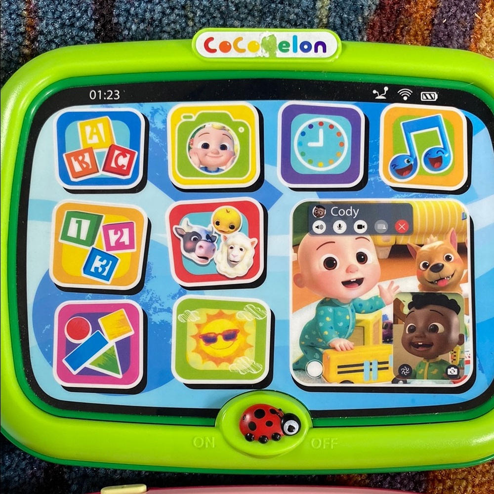 Green Learning Tablet with Interactive Features. - Picture 3 of 10